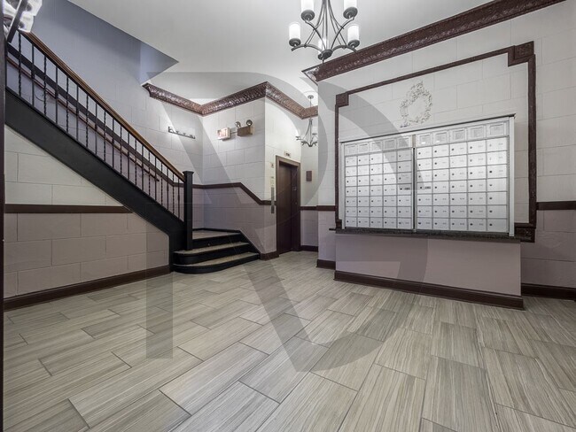 1160 N Dearborn St, Unit #1164-214 in Chicago, IL - Foto de edificio - Building Photo