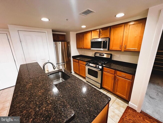 1220 N Fillmore St in Arlington, VA - Foto de edificio - Building Photo