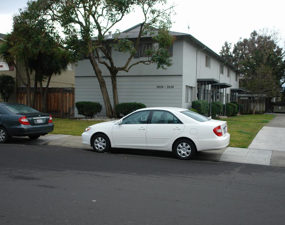 3050-3058 Emerson St in Palo Alto, CA - Building Photo