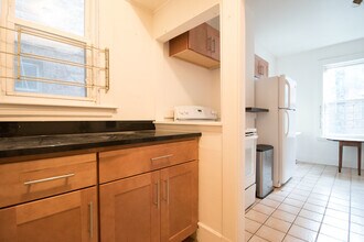 126 Glenville Ave, Unit 1 in Boston, MA - Foto de edificio - Building Photo