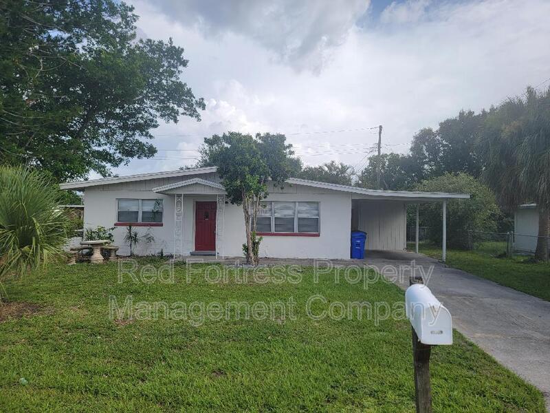 2610 Elmwood St in Ft. Myers, FL - Foto de edificio