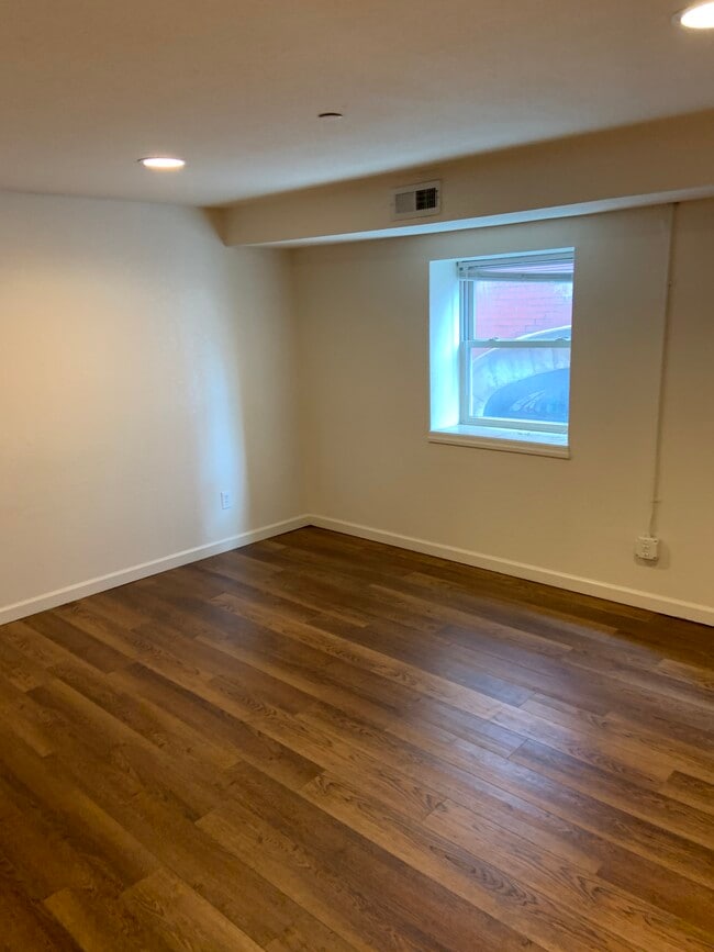 211 Willey St in Morgantown, WV - Foto de edificio - Building Photo