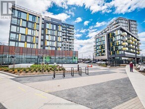 3006 William Cutmore Blvd in Oakville, ON - Building Photo - Building Photo