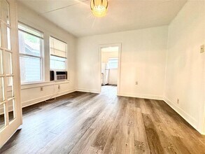 1203 Leona St in Austin, TX - Building Photo - Building Photo