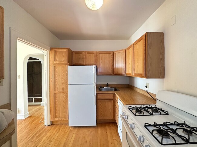 4301 N Francisco Ave, Unit 2 in Chicago, IL - Foto de edificio - Building Photo