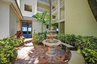 275 NW Flagler Ave, Unit 204 in Stuart, FL - Building Photo - Building Photo