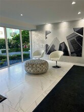 720 Collins Ave in Miami Beach, FL - Building Photo - Building Photo
