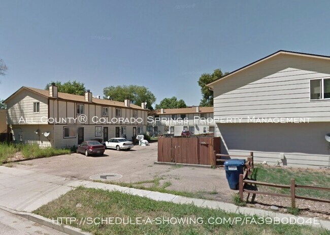 347 W Iowa Ave in Fountain, CO - Foto de edificio - Building Photo