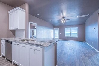 1524 Highland Loop in Guthrie, OK - Building Photo - Building Photo