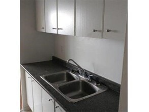 1425 Rosenthal in Ottawa, ON - Building Photo - Building Photo