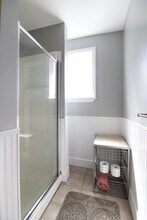 196 Dorchester St, Unit 1 in Boston, MA - Foto de edificio - Building Photo