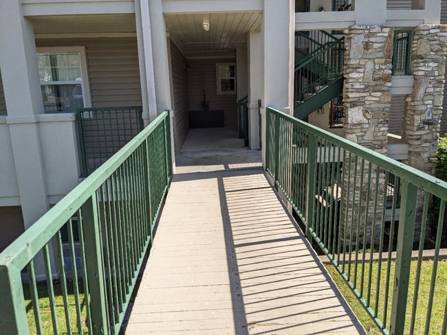 180 W Rockford Dr, Unit H6 in Branson, MO - Building Photo - Building Photo