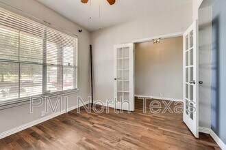 1325 Mockingbird Dr in Aubrey, TX - Building Photo - Building Photo