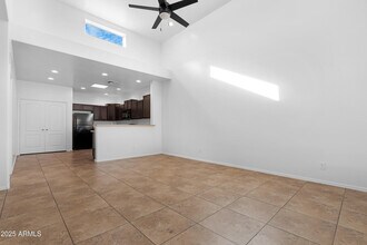 8940 W Olive Ave in Peoria, AZ - Building Photo - Building Photo