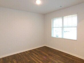 2 Oakwood Hts Rd in Dallas, GA - Foto de edificio - Building Photo