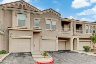 10550 W Alexander Rd in Las Vegas, NV - Building Photo - Building Photo