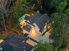 1074 Moores Mill Rd NW in Atlanta, GA - Building Photo - Building Photo