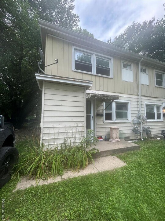 33314 Belding Ct in Westland, MI - Building Photo