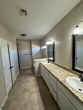 8017 NW 159th St in Edmond, OK - Building Photo - Building Photo