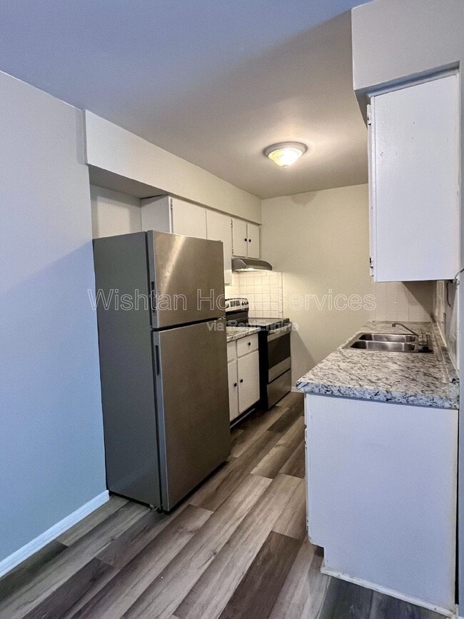 217 Charleston Blvd in Macomb, IL - Foto de edificio - Building Photo