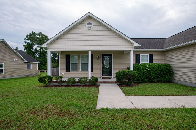 202 Cottage Ln in Richlands, NC - Building Photo - Building Photo