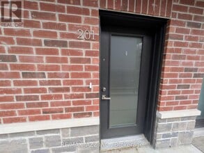 750 King St E in Oshawa, ON - Building Photo - Building Photo