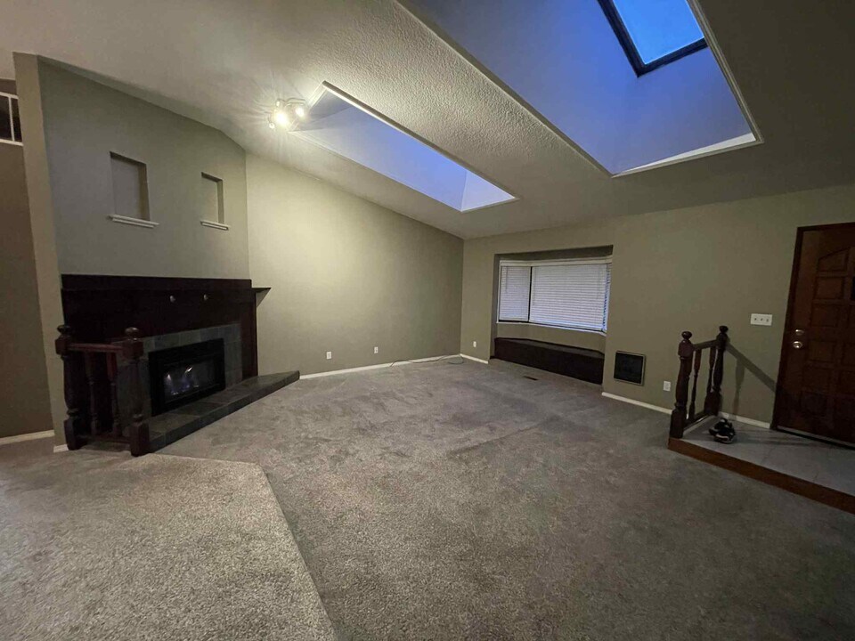 10536 SW 43rd Ave in Portland, OR - Building Photo