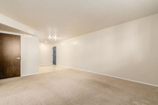 4443 Mobile Dr in Columbus, OH - Building Photo - Building Photo