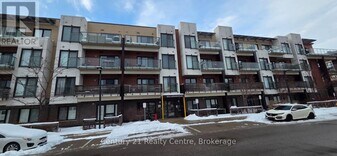 5035 Harvard Rd in Mississauga, ON - Building Photo