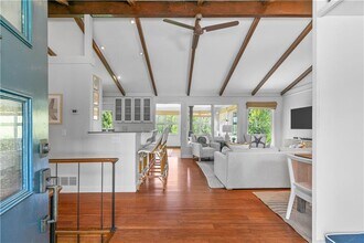 38 Seaview Ave in South Kingstown, RI - Building Photo - Building Photo