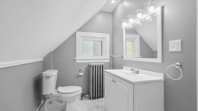 876 Vinewood St in Wyandotte, MI - Building Photo - Building Photo