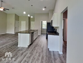 7429 W Cameo Cir in North Port, FL - Building Photo - Building Photo