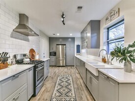 401 Reta Dr in Deer Park, TX - Building Photo