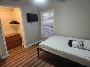 2626 Lasalle St in Charlotte, NC - Building Photo - Building Photo