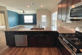 1043 Raceland Rd in San Antonio, TX - Building Photo - Building Photo