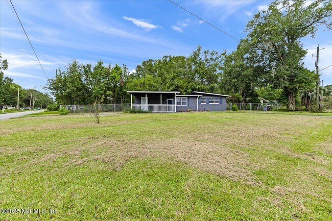 6906 Bernay Ave in Jacksonville, FL - Building Photo - Building Photo