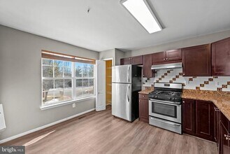 8833 Hawthorne Ct in Ellicott City, MD - Building Photo - Building Photo