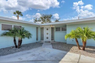 550 Gaspar Dr in Placida, FL - Building Photo