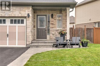 172 Westbank Trail in Hamilton, ON - Building Photo - Building Photo