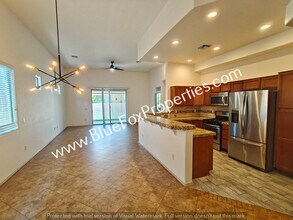 12785 N Seacliff Pl in Oro Valley, AZ - Building Photo - Building Photo