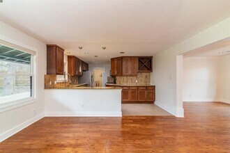 2503 Homedale Dr in Austin, TX - Foto de edificio - Building Photo