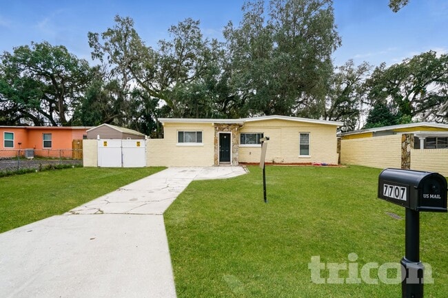 property at 7707 Silver Oak Ln