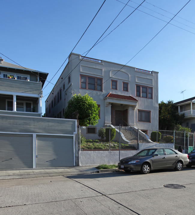 1335 Calumet Ave in Los Angeles, CA - Building Photo - Building Photo