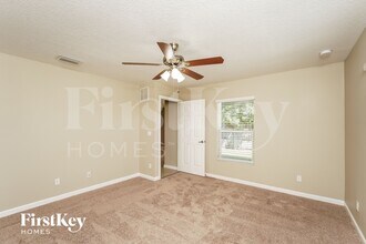 283 SW Tulip Blvd in Port St. Lucie, FL - Foto de edificio - Building Photo