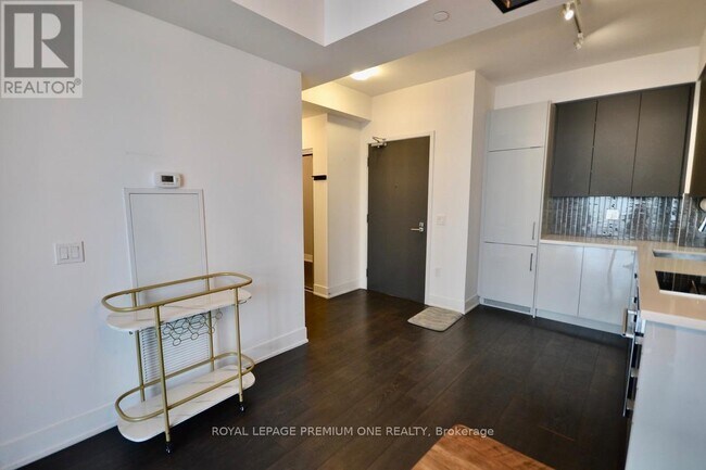 2916 Hwy 7 in Vaughan, ON - Building Photo - Building Photo