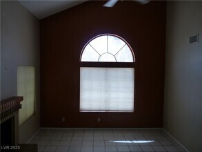 912 Crowfoot in Henderson, NV - Building Photo - Building Photo
