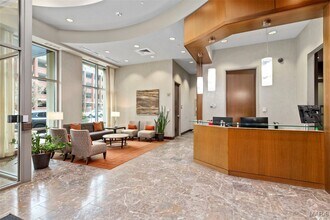 4909 Laclede Ave in St. Louis, MO - Building Photo - Building Photo