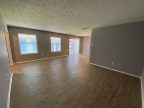 9012 Greenmound Ave in Dallas, TX - Building Photo - Building Photo