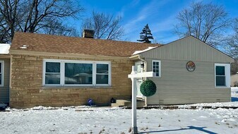 2901 Lexington Dr in Hazel Crest, IL - Building Photo