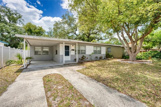 8086 28th Ave N in St. Petersburg, FL - Building Photo - Building Photo
